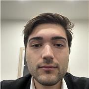 Insegnate di italiano, storia, inglese. Laureato in giurisprudenza